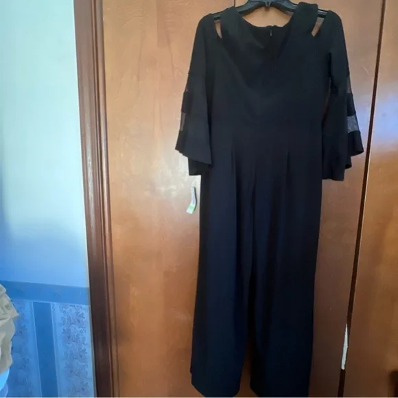 R&M Richards NWT 4P Black Knit Jumpsuit Bell Sleeves, Illusion Neckline Ret $99 - Picture 3 of 10